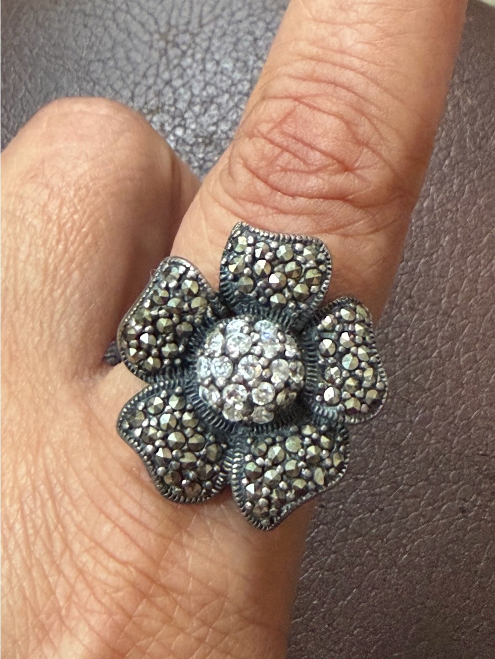 Marcasite Flower Vintage Ring .925 Silver Size 7